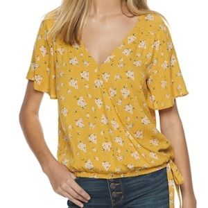 PINK REPUBLIC | Floral Wrap Top